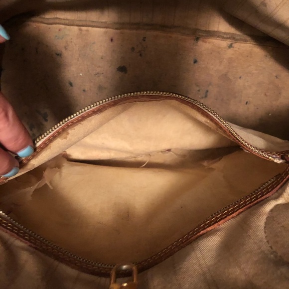 Louis Vuitton GM - Picture 4 of 7